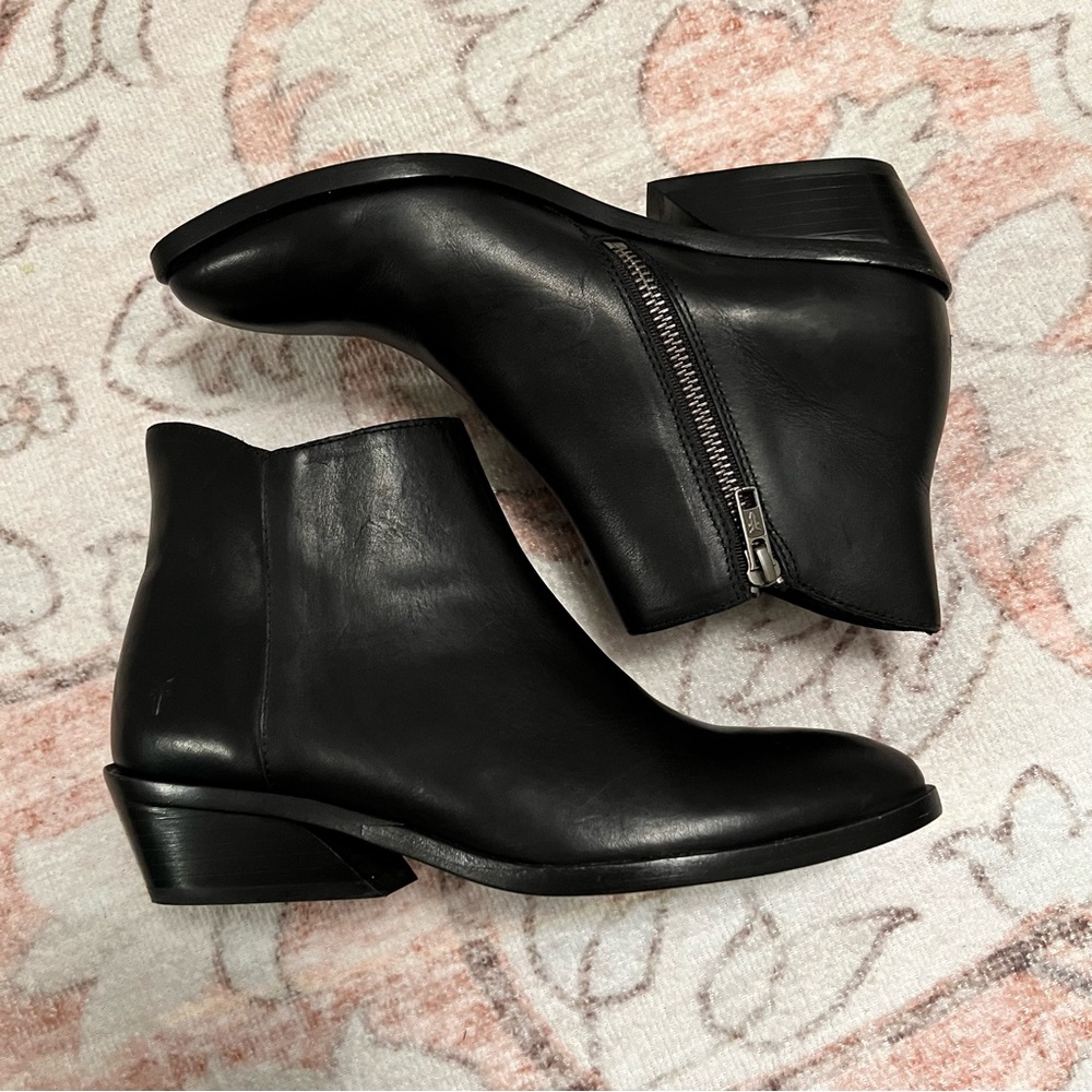 Frye Farrah Inside Zip Black Bootie